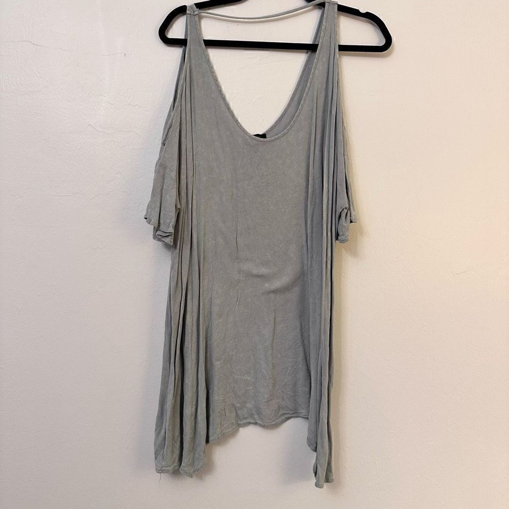 Aakaa Cold Shoulder Short Sleeve High Low Hem Scoop Neck Top Gray Medium